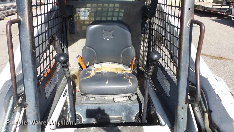 image for item DE7299 2009 Bobcat S205 skid steer