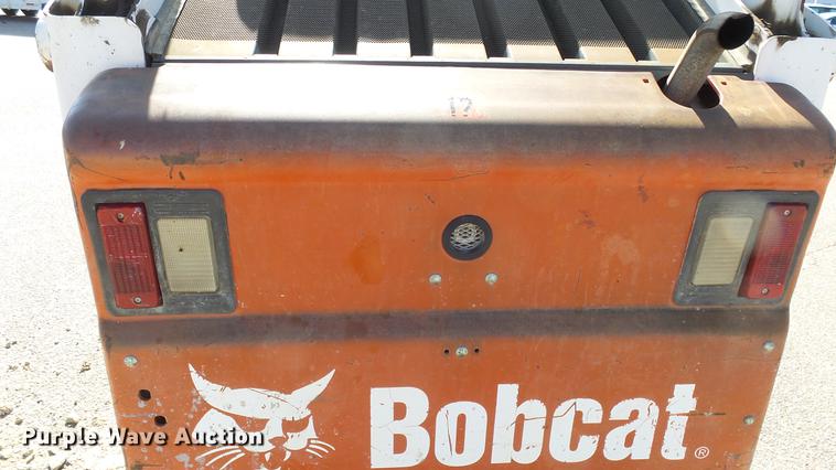 image for item DE7299 2009 Bobcat S205 skid steer