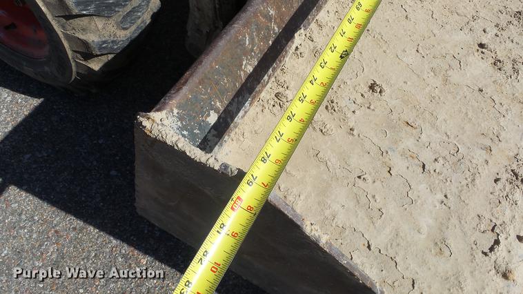 image for item DE7299 2009 Bobcat S205 skid steer