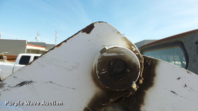 image for item DE7299 2009 Bobcat S205 skid steer