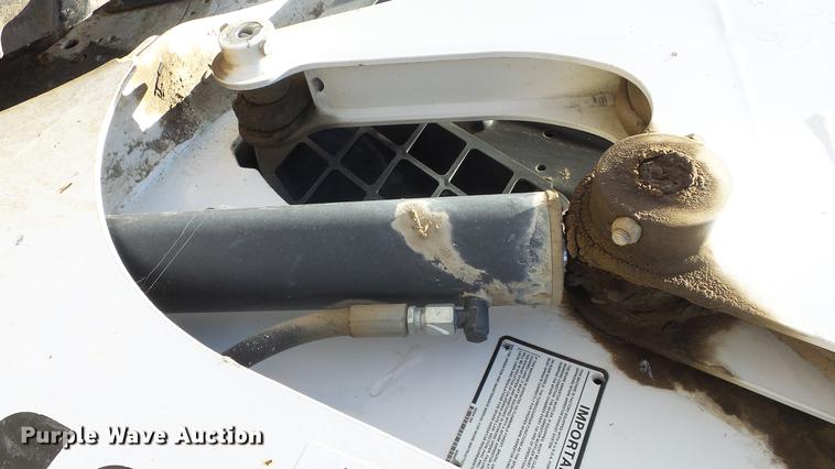 image for item DE7299 2009 Bobcat S205 skid steer