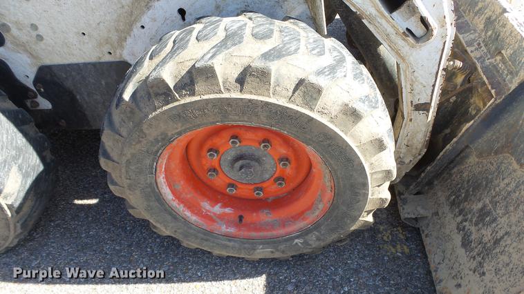 image for item DE7299 2009 Bobcat S205 skid steer