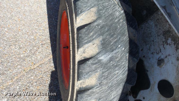 image for item DE7299 2009 Bobcat S205 skid steer