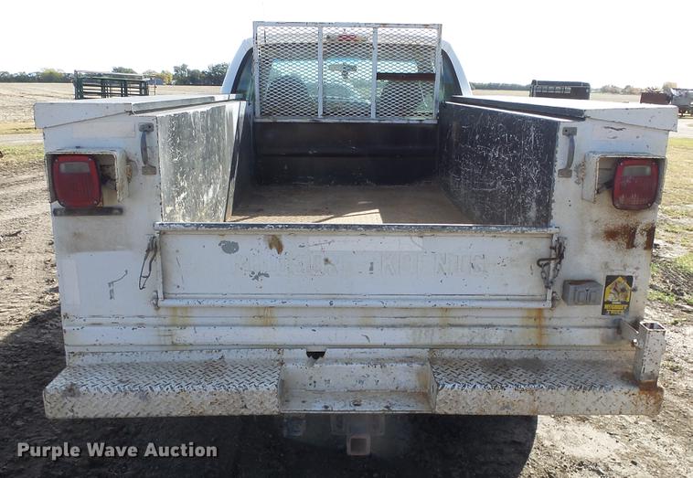 image for item DE7302 2002 Ford F250 Super Duty SuperCab utility bed pickup truck