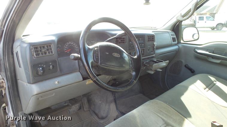 image for item DE7302 2002 Ford F250 Super Duty SuperCab utility bed pickup truck