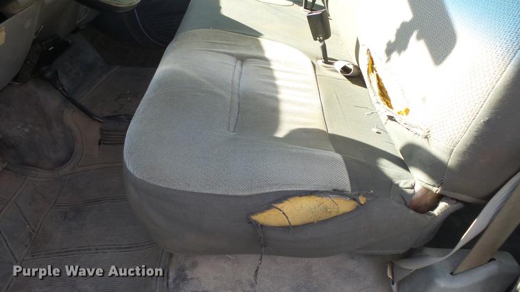 image for item DE7302 2002 Ford F250 Super Duty SuperCab utility bed pickup truck