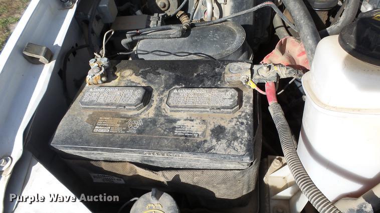 image for item DE7302 2002 Ford F250 Super Duty SuperCab utility bed pickup truck