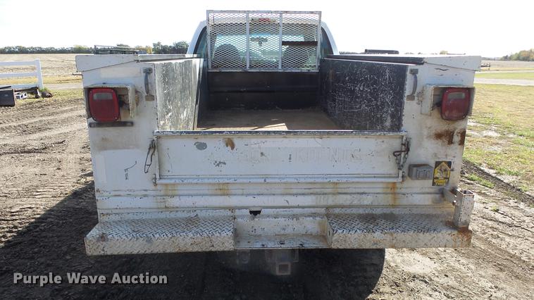 image for item DE7302 2002 Ford F250 Super Duty SuperCab utility bed pickup truck