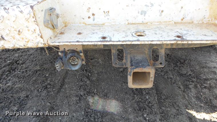 image for item DE7302 2002 Ford F250 Super Duty SuperCab utility bed pickup truck