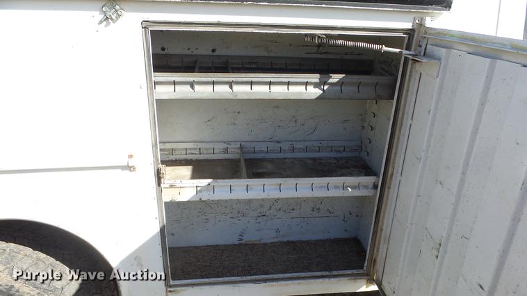 image for item DE7302 2002 Ford F250 Super Duty SuperCab utility bed pickup truck