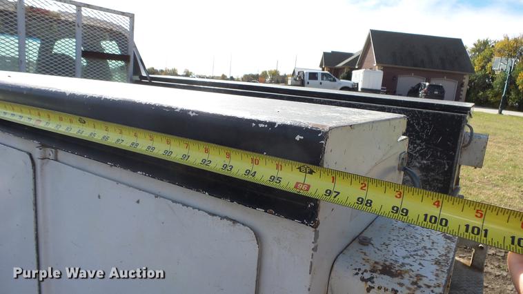 image for item DE7302 2002 Ford F250 Super Duty SuperCab utility bed pickup truck