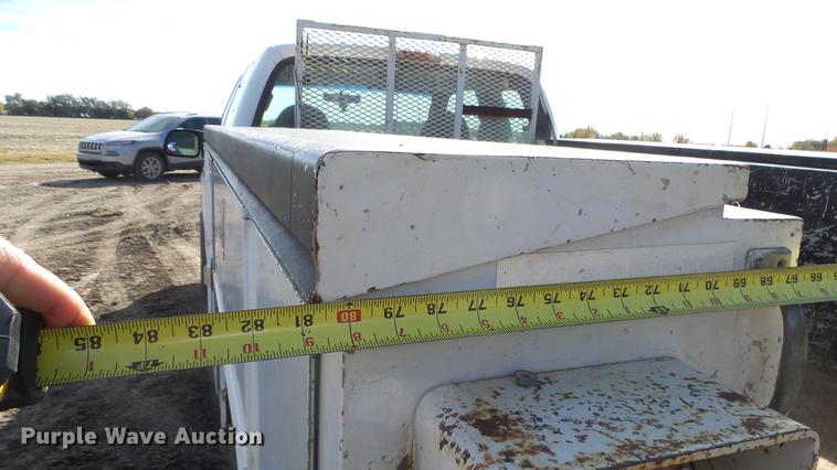 image for item DE7302 2002 Ford F250 Super Duty SuperCab utility bed pickup truck