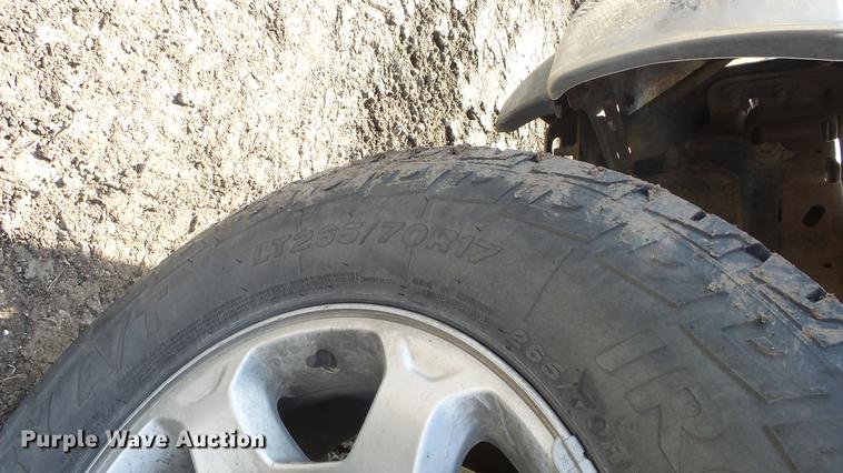 image for item DE7302 2002 Ford F250 Super Duty SuperCab utility bed pickup truck