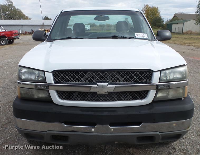 image for item DE7324 2003 Chevrolet Silverado 2500 pickup truck