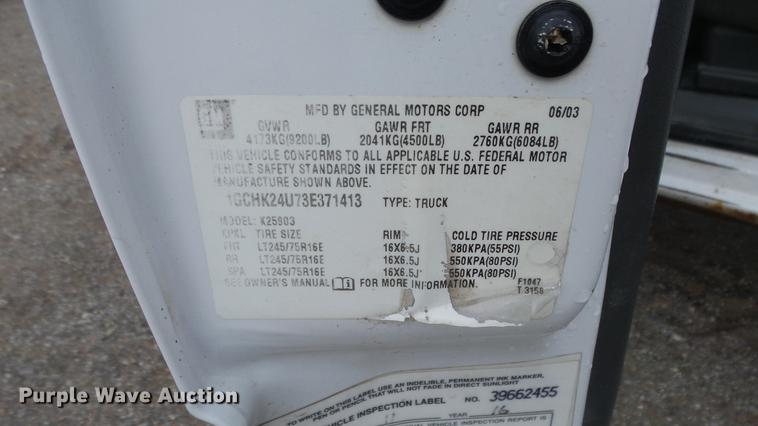 image for item DE7324 2003 Chevrolet Silverado 2500 pickup truck