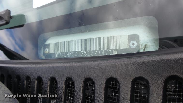 image for item DE7324 2003 Chevrolet Silverado 2500 pickup truck