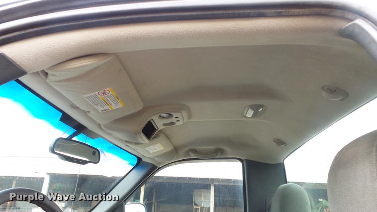 image for item DE7324 2003 Chevrolet Silverado 2500 pickup truck