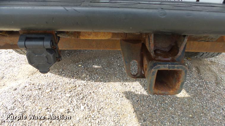 image for item DE7324 2003 Chevrolet Silverado 2500 pickup truck