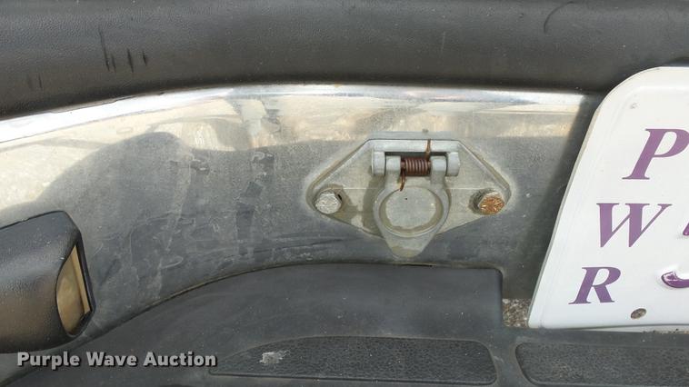 image for item DE7324 2003 Chevrolet Silverado 2500 pickup truck