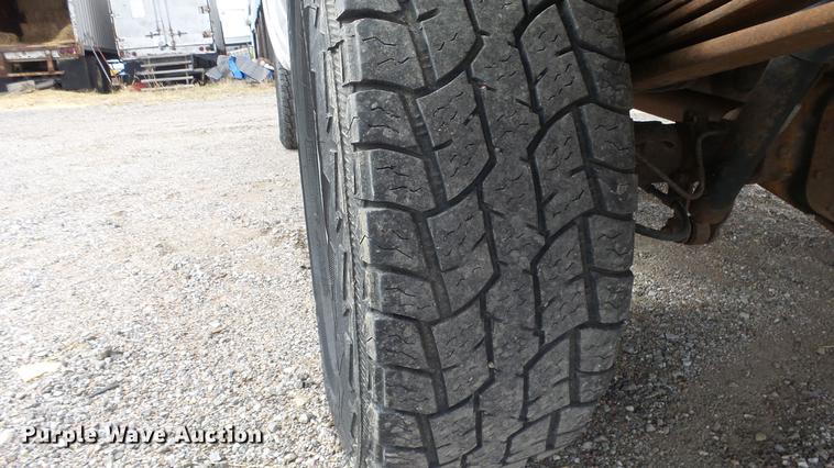 image for item DE7324 2003 Chevrolet Silverado 2500 pickup truck