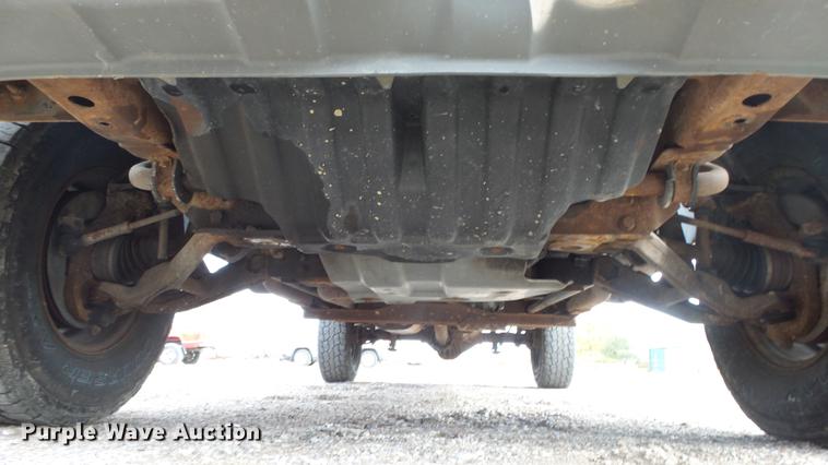 image for item DE7324 2003 Chevrolet Silverado 2500 pickup truck