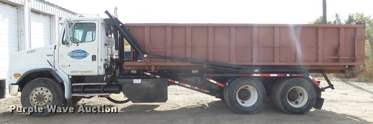 image for item DE7328 2002 Freightliner FL112 truck cab and chassis