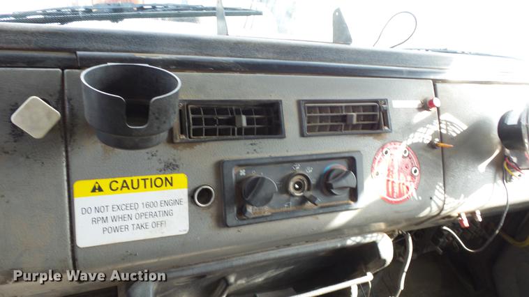 image for item DE7328 2002 Freightliner FL112 truck cab and chassis