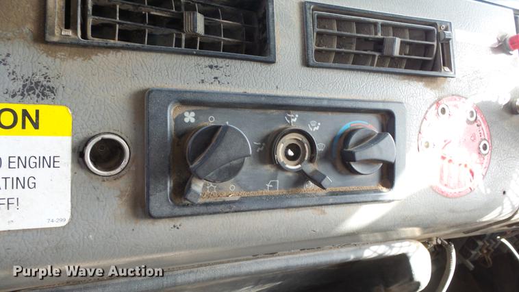 image for item DE7328 2002 Freightliner FL112 truck cab and chassis