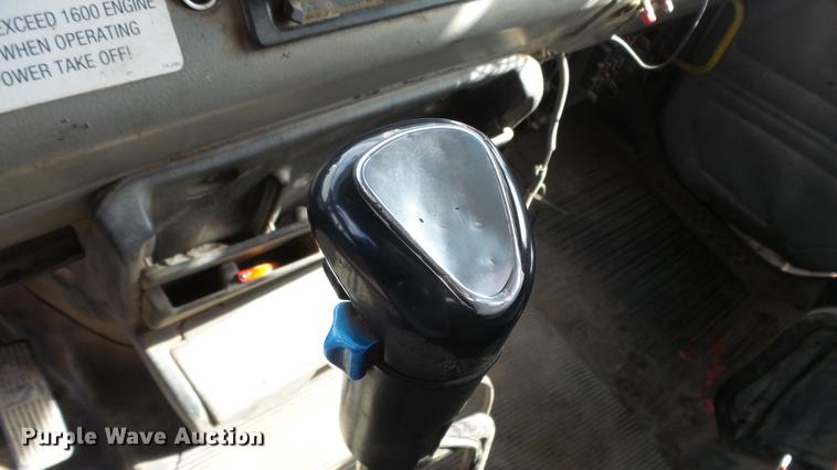 image for item DE7328 2002 Freightliner FL112 truck cab and chassis