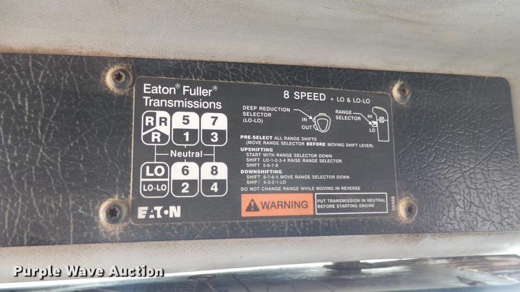 image for item DE7328 2002 Freightliner FL112 truck cab and chassis