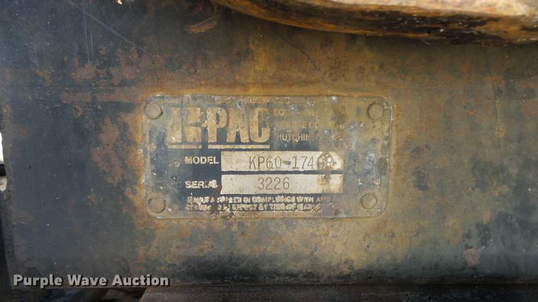 image for item DE7328 2002 Freightliner FL112 truck cab and chassis