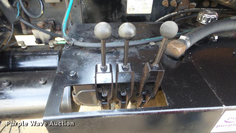 image for item DE7328 2002 Freightliner FL112 truck cab and chassis