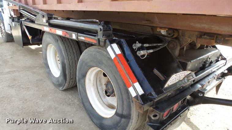 image for item DE7328 2002 Freightliner FL112 truck cab and chassis