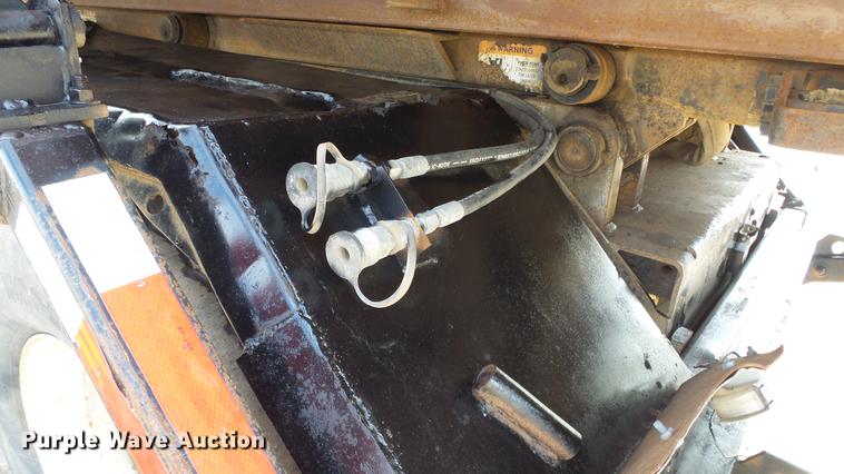 image for item DE7328 2002 Freightliner FL112 truck cab and chassis