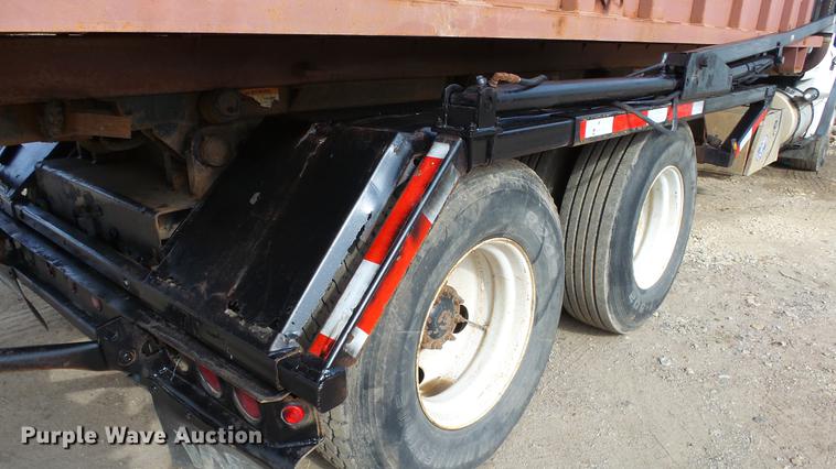 image for item DE7328 2002 Freightliner FL112 truck cab and chassis