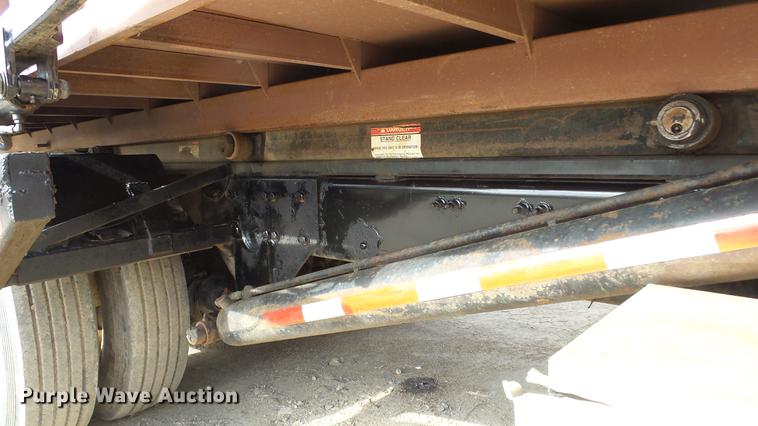 image for item DE7328 2002 Freightliner FL112 truck cab and chassis