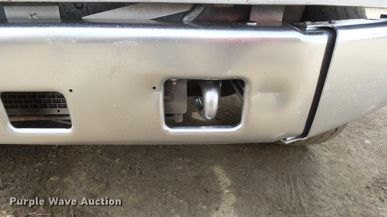 image for item DE7328 2002 Freightliner FL112 truck cab and chassis