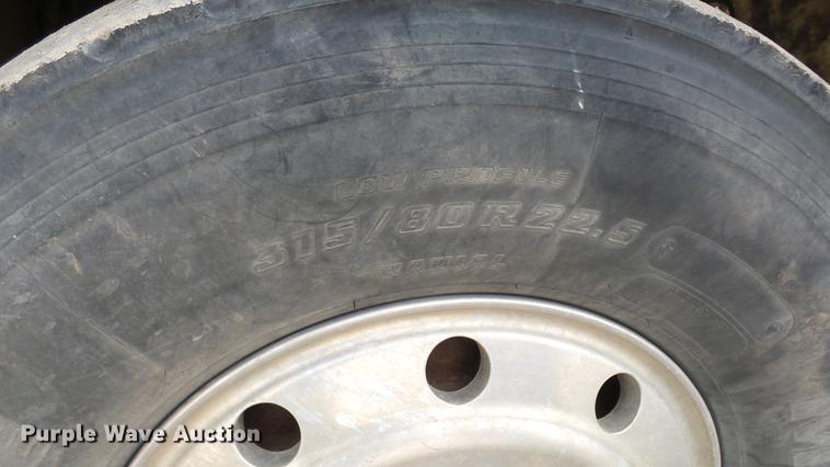 image for item DE7328 2002 Freightliner FL112 truck cab and chassis