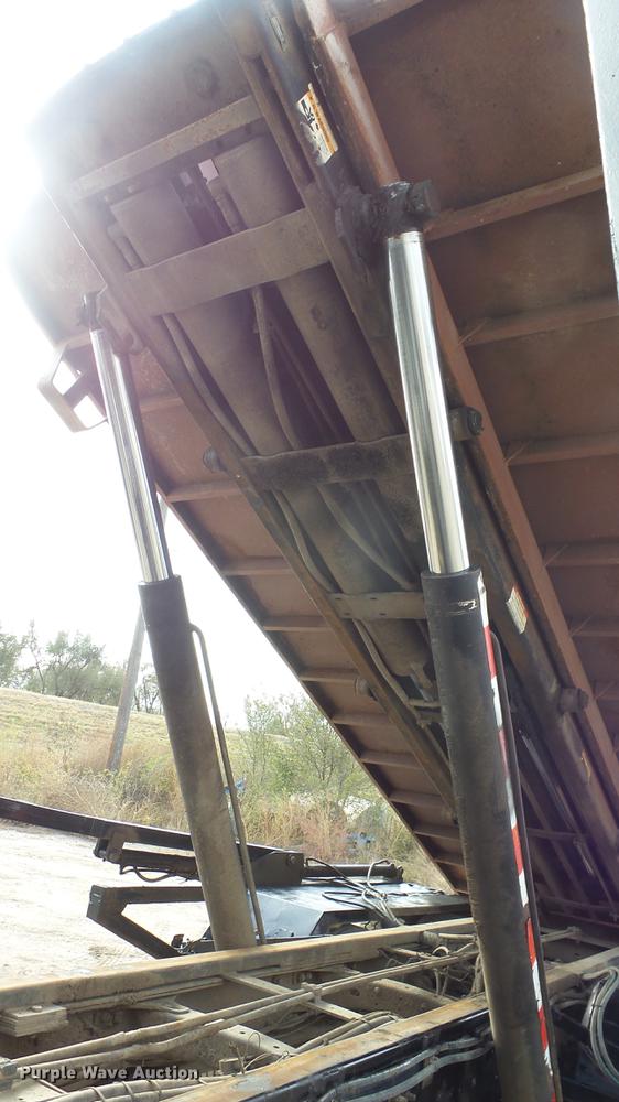 image for item DE7328 2002 Freightliner FL112 truck cab and chassis