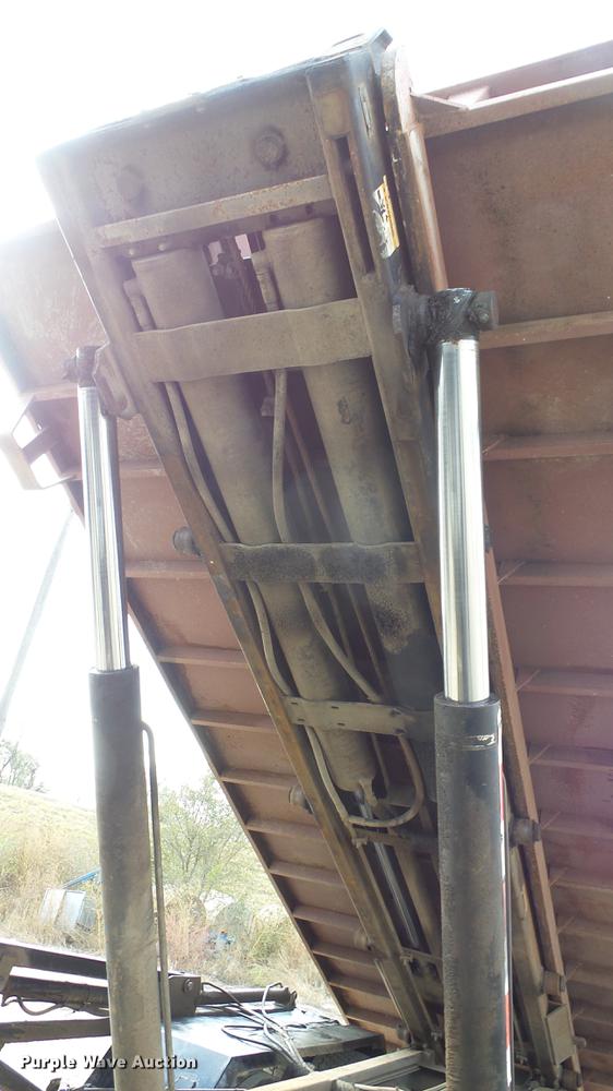 image for item DE7328 2002 Freightliner FL112 truck cab and chassis