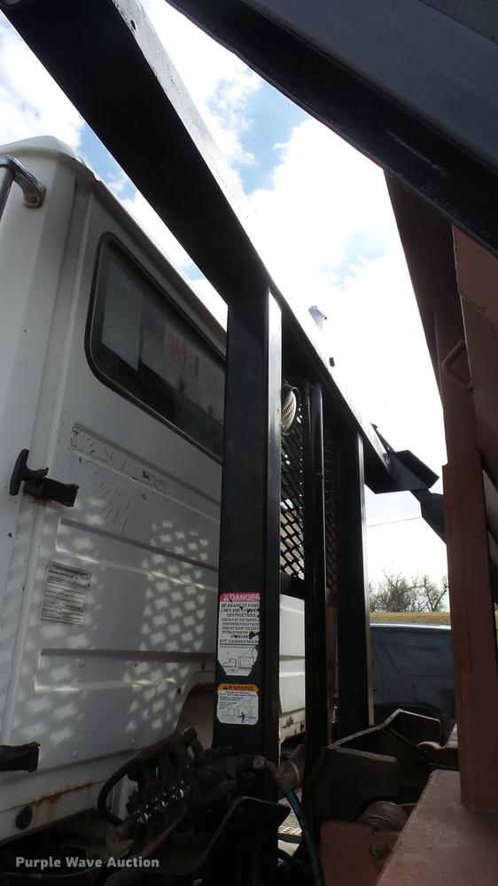 image for item DE7328 2002 Freightliner FL112 truck cab and chassis