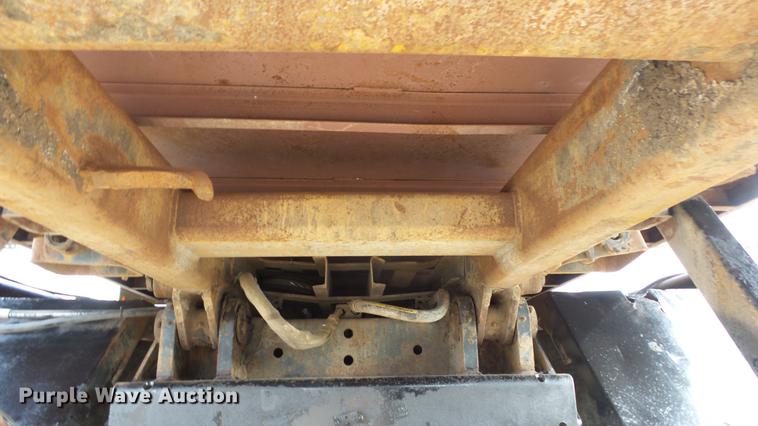 image for item DE7328 2002 Freightliner FL112 truck cab and chassis