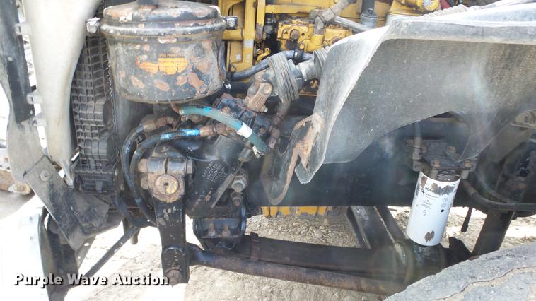 image for item DE7328 2002 Freightliner FL112 truck cab and chassis