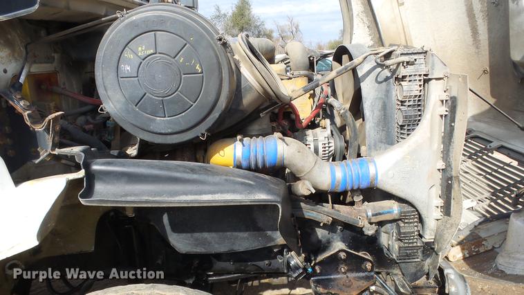 image for item DE7328 2002 Freightliner FL112 truck cab and chassis