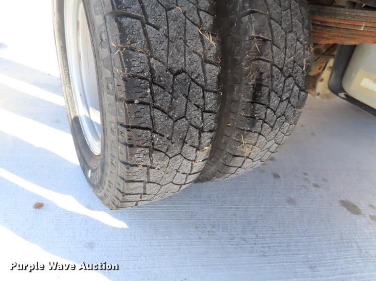 image for item DF1288 2011 Ford F350 Super Duty SuperCab flatbed pickup truck