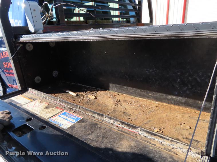 image for item DF1288 2011 Ford F350 Super Duty SuperCab flatbed pickup truck