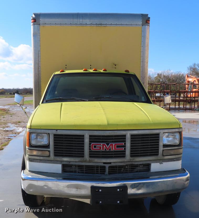 image for item DF1289 1992 GMC Sierra 3500 box truck