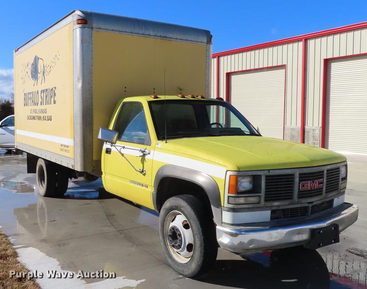 image for item DF1289 1992 GMC Sierra 3500 box truck
