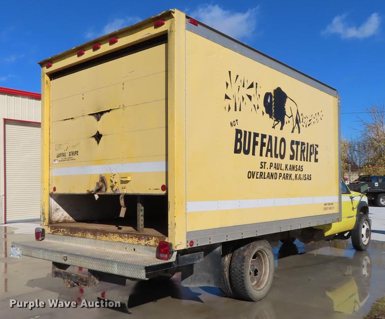 image for item DF1289 1992 GMC Sierra 3500 box truck