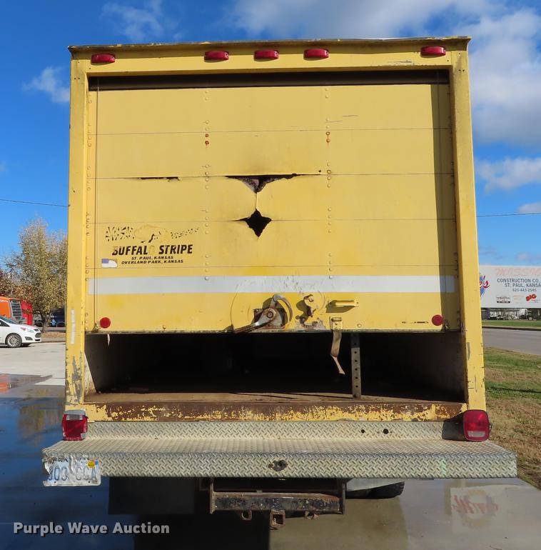 image for item DF1289 1992 GMC Sierra 3500 box truck